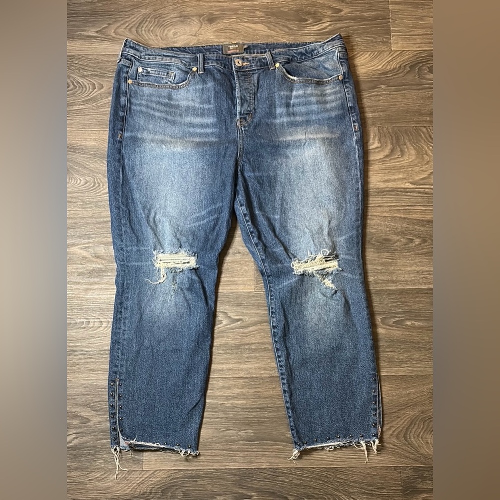 Torrid Size 20R Distressed Ankle Jeans in Blue